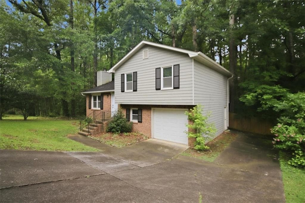 3 bedroom, 2 bathroom, 1,312 sq ft single family residence under contract at 4635 Hamlet Walk, Conyers, GA 30094 — photo 3