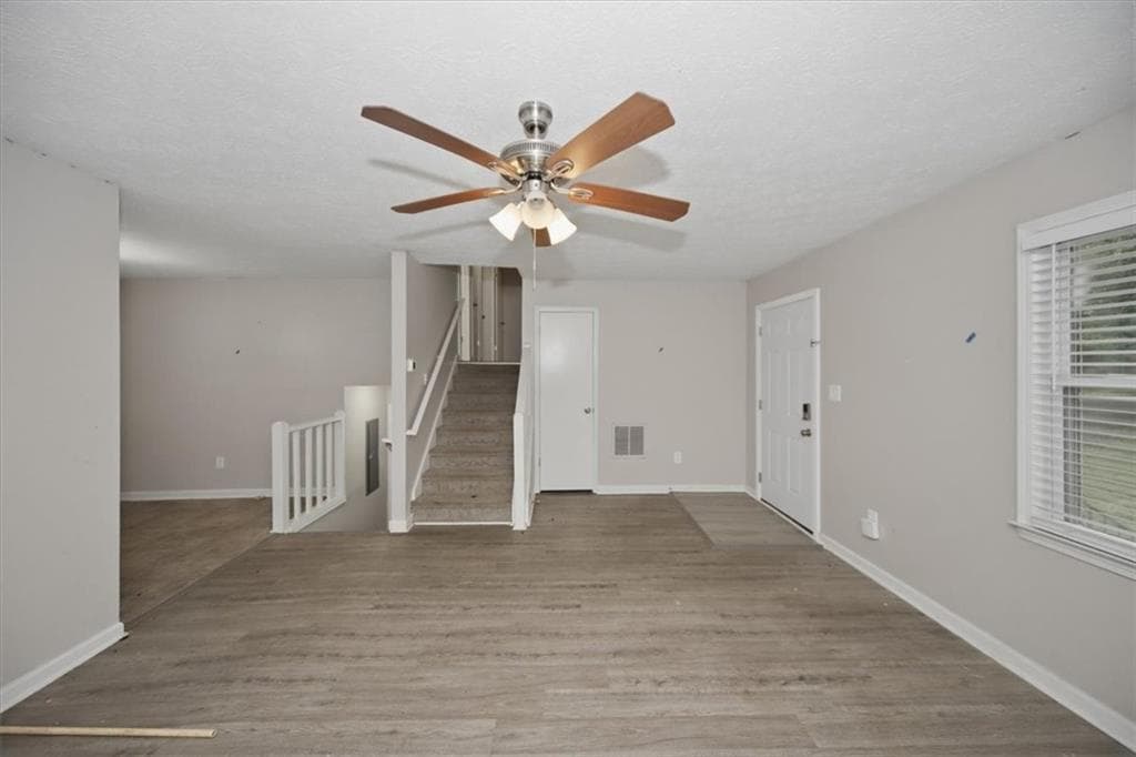 3 bedroom, 2 bathroom, 1,312 sq ft single family residence under contract at 4635 Hamlet Walk, Conyers, GA 30094 — photo 6