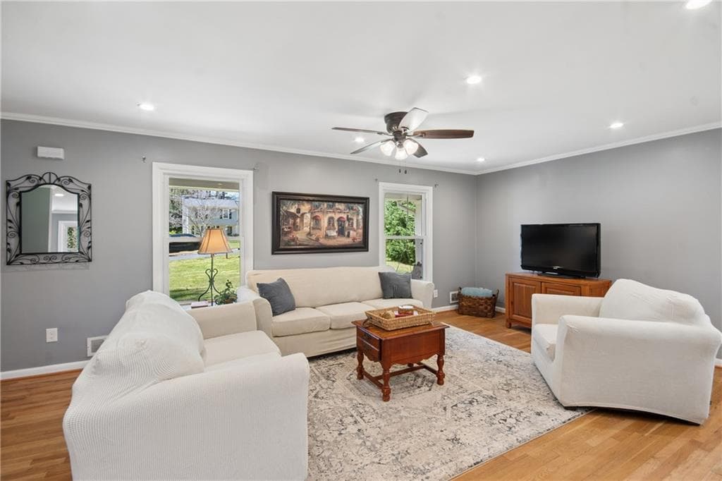 4 bedroom, 3 bathroom, 1,974 sq ft single family residence under contract at 3280 Foxwood Trail, Smyrna, GA 30082 — photo 7