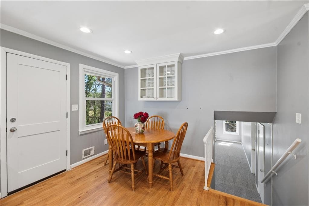 4 bedroom, 3 bathroom, 1,974 sq ft single family residence under contract at 3280 Foxwood Trail, Smyrna, GA 30082 — photo 9