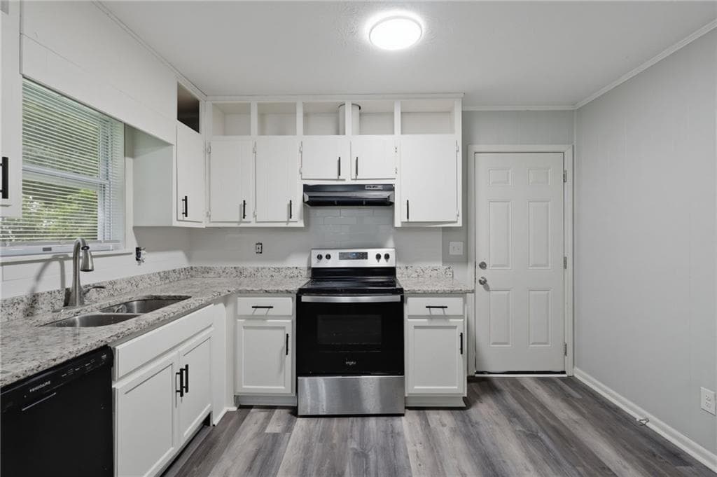 3 bedroom, 2 bathroom, 1,601 sq ft single family residence for sale at 6005 Randy Lane, Ellenwood, GA 30294 — photo 9