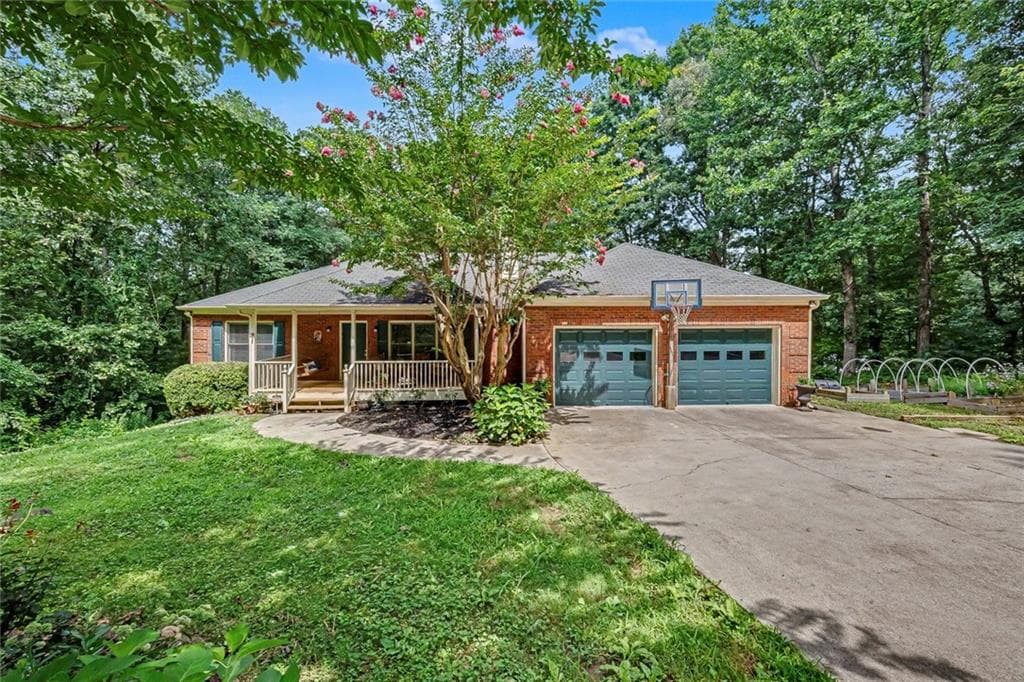 6 bedroom, 4 bathroom, 3,426 sq ft single family residence for sale at 2717 Upper Sweetwater Trail, White, GA 30184