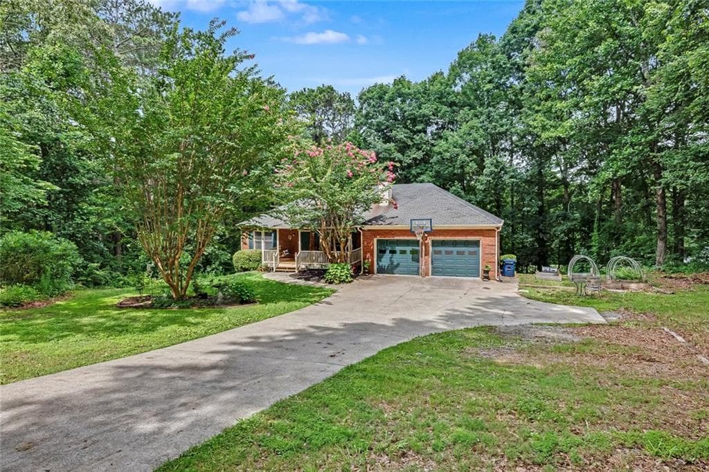 6 bedroom, 4 bathroom, 3,426 sq ft single family residence for sale at 2717 Upper Sweetwater Trail, White, GA 30184 — photo 3