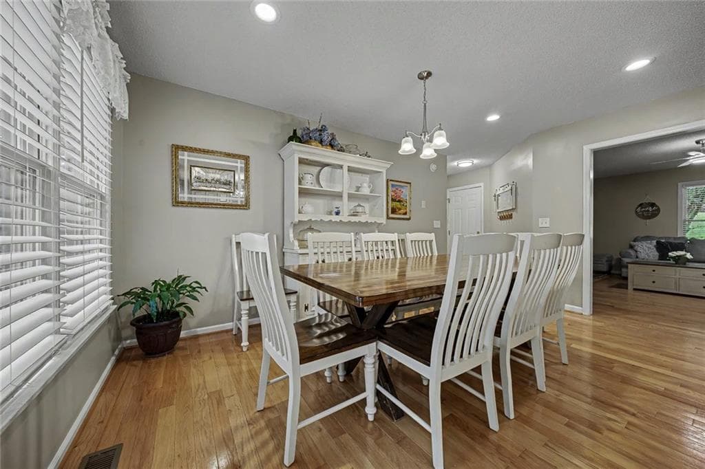 6 bedroom, 4 bathroom, 3,426 sq ft single family residence for sale at 2717 Upper Sweetwater Trail, White, GA 30184 — photo 10