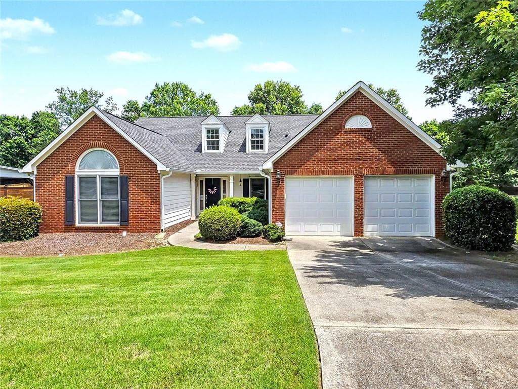 3 bedroom, 2 bathroom, 2,013 sq ft single family residence sold at 140 Treadstone Overlook, Johns Creek, GA 30024