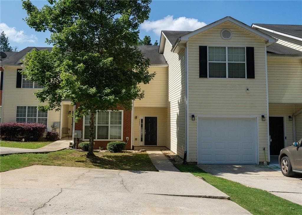 3 bedroom, 3 bathroom, 1,904 sq ft townhouse for rent at 7683 Creekside Lane, Atlanta, GA 30296 for $1,800 a month — photo 1 of 18