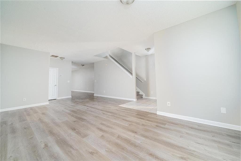 3 bedroom, 3 bathroom, 1,904 sq ft townhouse for rent at 7683 Creekside Lane, Atlanta, GA 30296 for $1,800 a month — photo 4