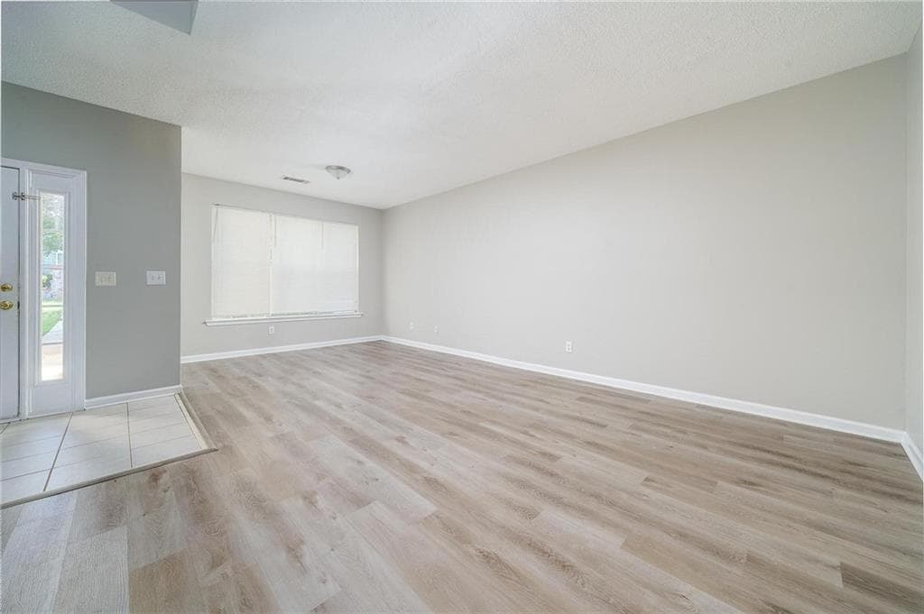 3 bedroom, 3 bathroom, 1,904 sq ft townhouse for rent at 7683 Creekside Lane, Atlanta, GA 30296 for $1,800 a month — photo 5