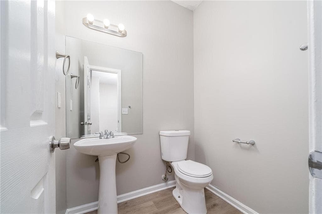 3 bedroom, 3 bathroom, 1,904 sq ft townhouse for rent at 7683 Creekside Lane, Atlanta, GA 30296 for $1,800 a month — photo 9