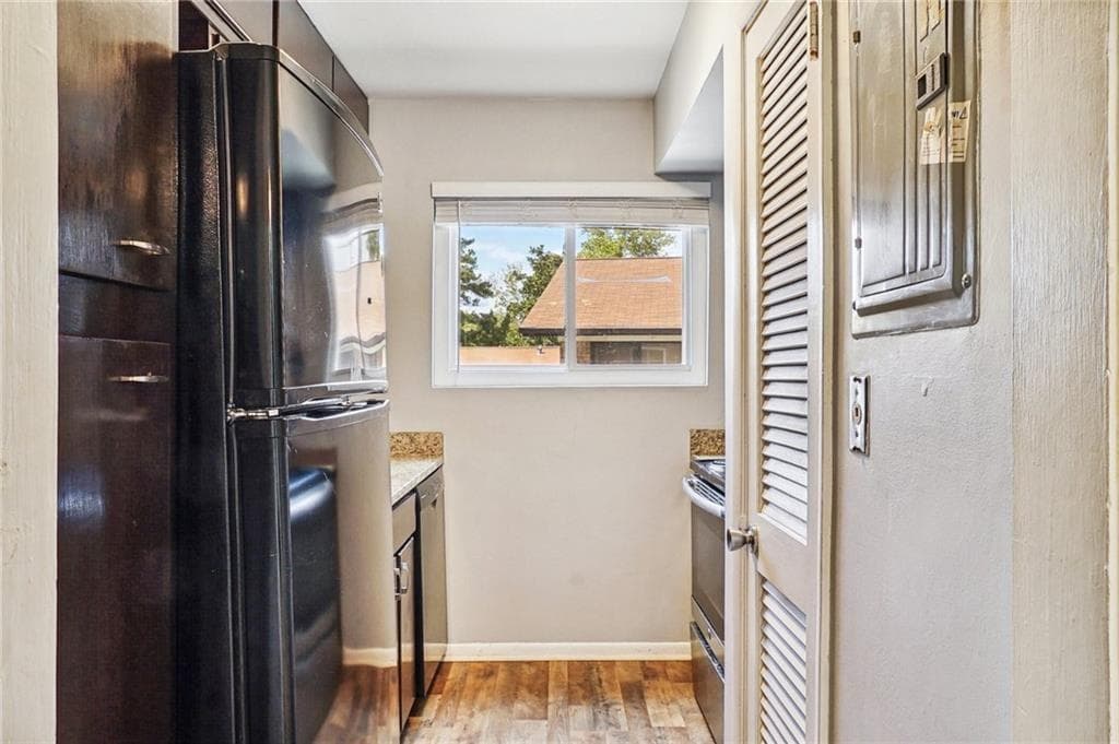 2 bedroom, 2 bathroom, 1,092 sq ft condominium for sale at 2551 Bradford Square, Atlanta, GA 30345 — photo 6