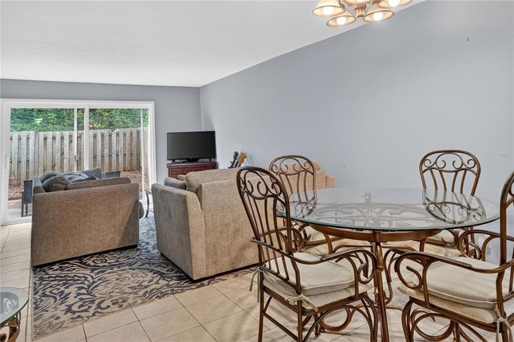 2 bedroom, 2 bathroom, 1,092 sq ft condominium for sale at 2551 Bradford Square, Atlanta, GA 30345 — photo 2
