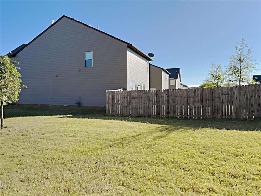 3 bedroom, 4 bathroom, 1,950 sq ft single family residence for sale at 1928 Stanton Way, Mcdonough, GA 30253 — photo 3
