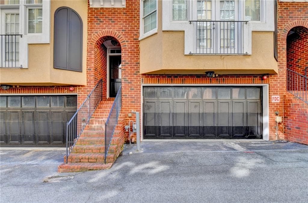3 bedroom, 4 bathroom, 1,860 sq ft townhouse for sale at 813 Clifton Heights Lane, Atlanta, GA 30329 — photo 3