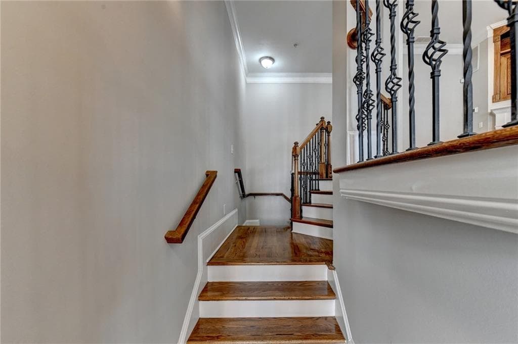 3 bedroom, 4 bathroom, 1,860 sq ft townhouse for sale at 813 Clifton Heights Lane, Atlanta, GA 30329 — photo 5