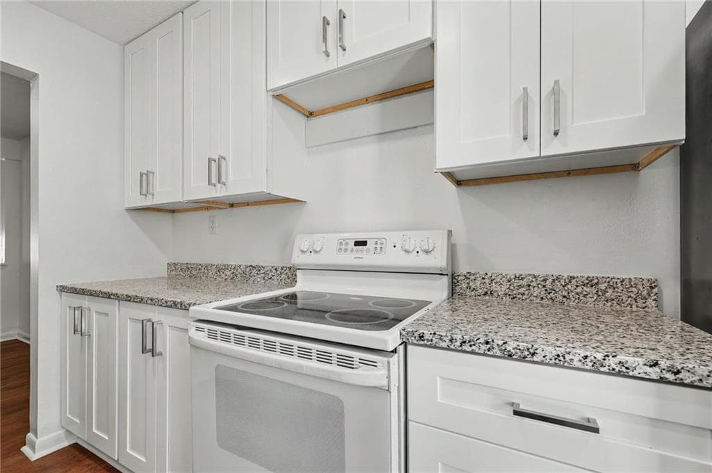 2 bedroom, 2 bathroom, 1,470 sq ft condominium for sale at 222 Yuba Walk, Lawrenceville, GA 30046 — photo 3