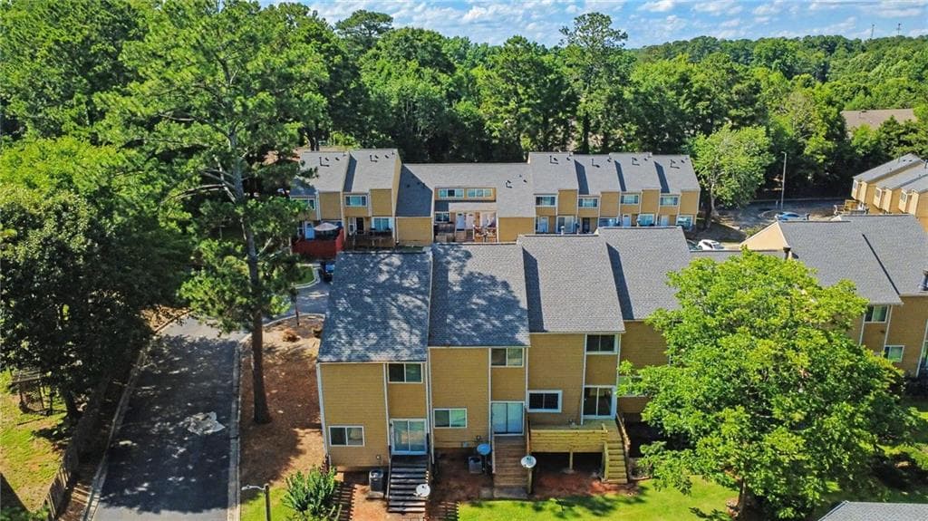 2 bedroom, 2 bathroom, 1,470 sq ft condominium for sale at 222 Yuba Walk, Lawrenceville, GA 30046