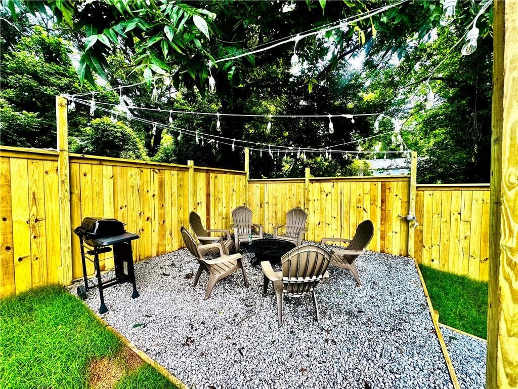 3 bedroom, 2 bathroom, 1,189 sq ft single family residence for sale at 849 Wood Street, Atlanta, GA 30318 — photo 5