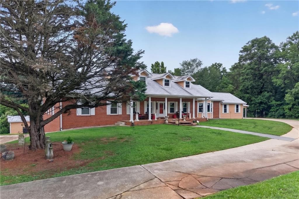 5 bedroom, 5 bathroom, 6,000 sq ft single family residence for sale at 1378 Amber Stapp Studdard Road, Social Circle, GA 30025 — photo 6