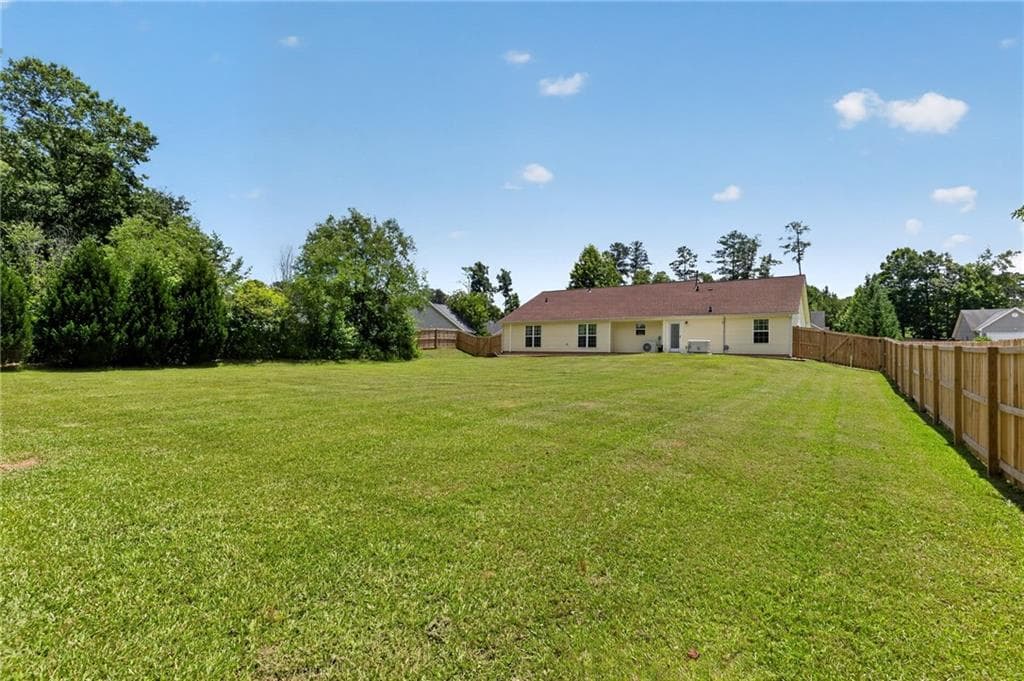 4 bedroom, 3 bathroom, 2,151 sq ft single family residence for sale at 510 Embassy Walk, Winder, GA 30680 — photo 6