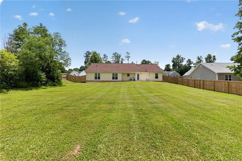 4 bedroom, 3 bathroom, 2,151 sq ft single family residence for sale at 510 Embassy Walk, Winder, GA 30680 — photo 5