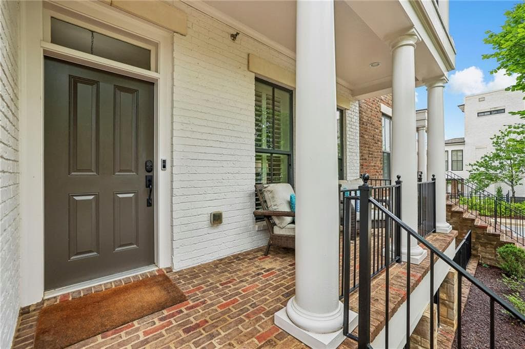 3 bedroom, 4 bathroom, 2,535 sq ft townhouse for sale at 305 Cricket Lane, Alpharetta, GA 30009 — photo 3