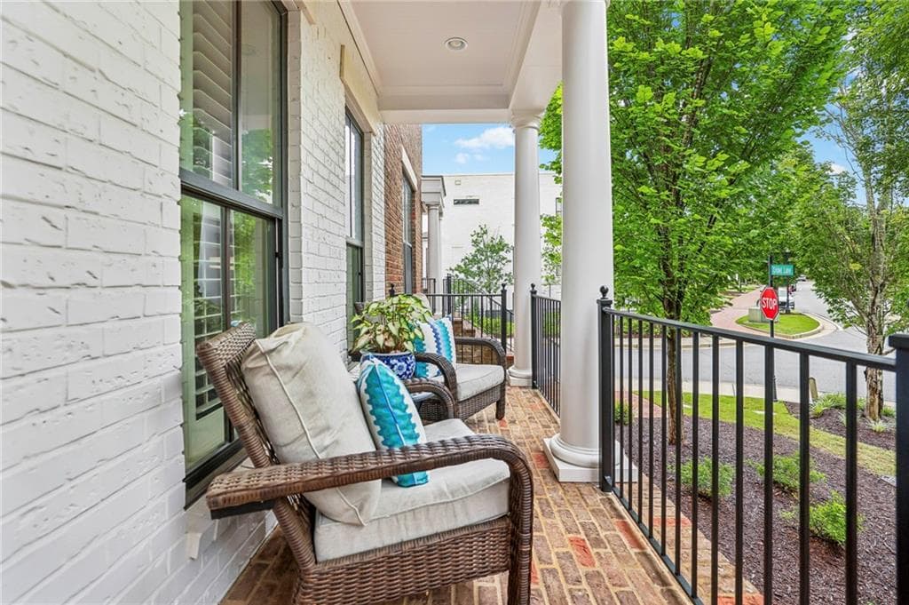 3 bedroom, 4 bathroom, 2,535 sq ft townhouse for sale at 305 Cricket Lane, Alpharetta, GA 30009 — photo 4