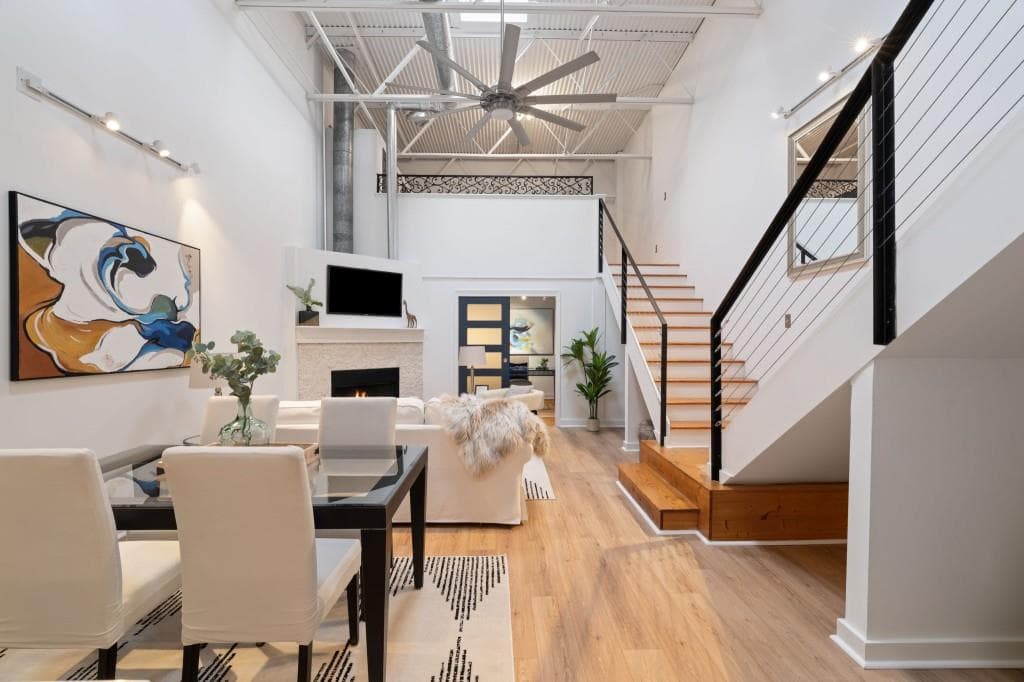 3 bedroom, 2 bathroom, 1,397 sq ft townhouse sold at 1124 Dekalb Avenue 28, Atlanta, GA 30307