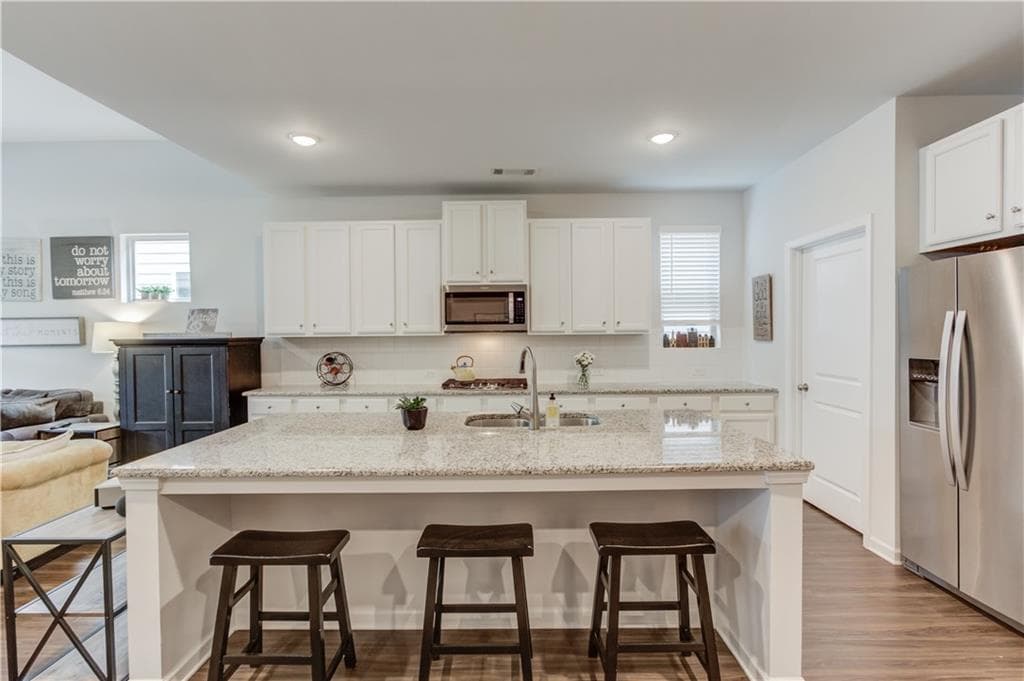 3 bedroom, 2 bathroom, 2,110 sq ft single family residence for sale at 3061 Appling Hills Drive, Dacula, GA 30019 — photo 6