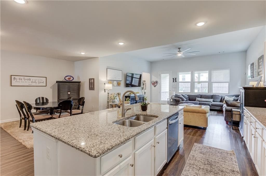 3 bedroom, 2 bathroom, 2,110 sq ft single family residence for sale at 3061 Appling Hills Drive, Dacula, GA 30019 — photo 7