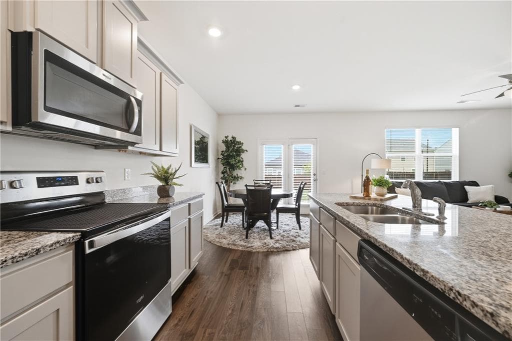 5 bedroom, 3 bathroom, 2,613 sq ft single family residence for sale at 128 Montgomery Drive, Stockbridge, GA 30281 — photo 7