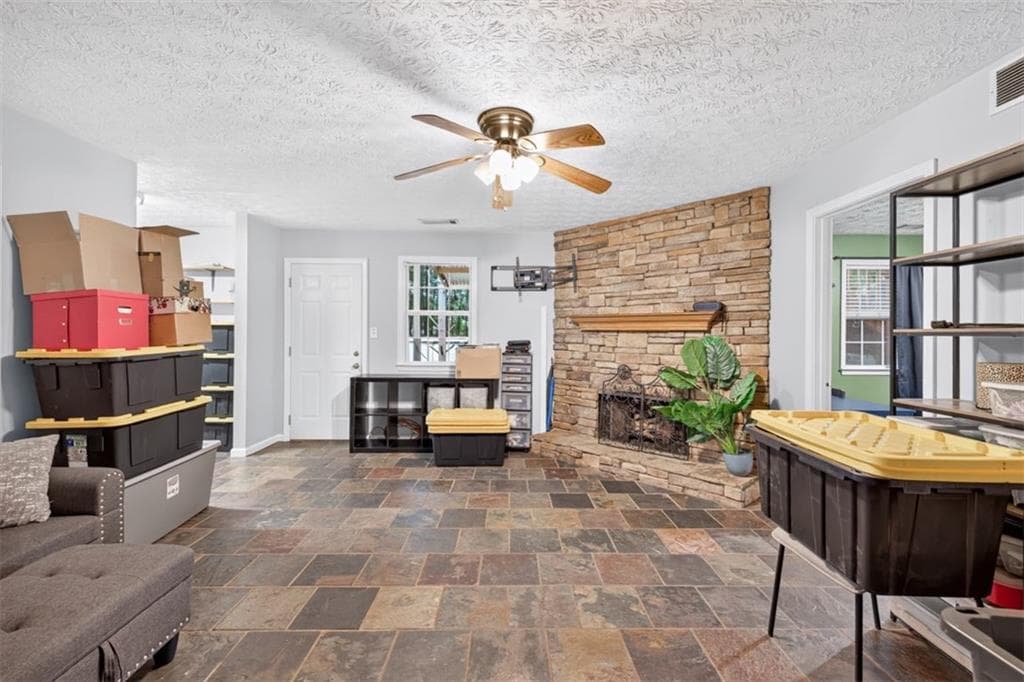5 bedroom, 3 bathroom, 2,576 sq ft single family residence under contract at 130 Creek Drive, Locust Grove, GA 30248 — photo 4