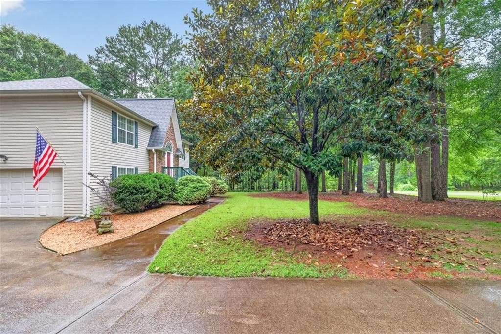 5 bedroom, 3 bathroom, 2,576 sq ft single family residence under contract at 130 Creek Drive, Locust Grove, GA 30248 — photo 9
