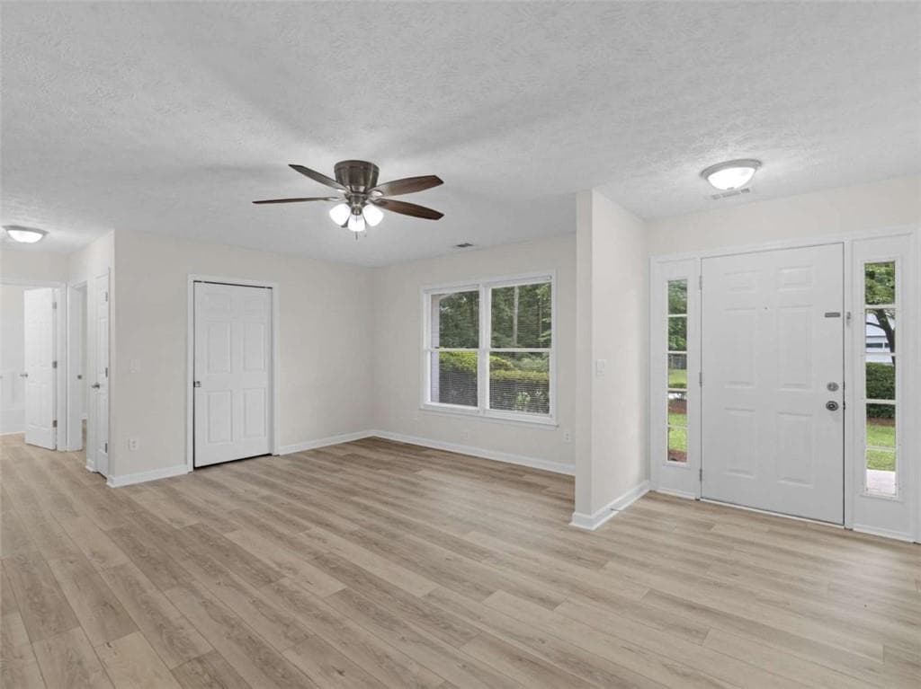 3 bedroom, 2 bathroom, 1,698 sq ft single family residence under contract at 100 Kim Trail, Stockbridge, GA 30281 — photo 2
