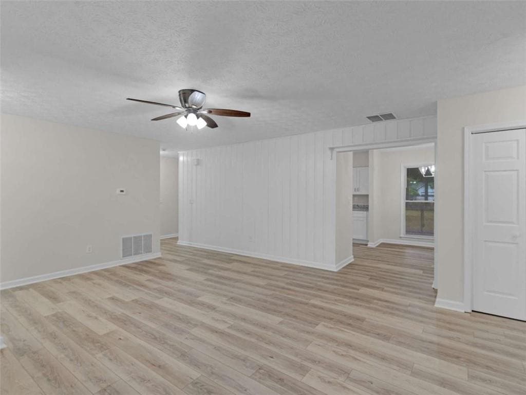 3 bedroom, 2 bathroom, 1,698 sq ft single family residence under contract at 100 Kim Trail, Stockbridge, GA 30281 — photo 4