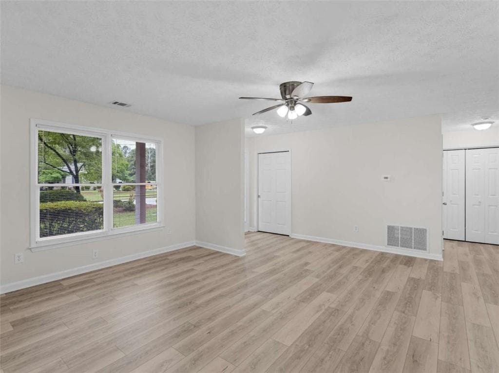 3 bedroom, 2 bathroom, 1,698 sq ft single family residence under contract at 100 Kim Trail, Stockbridge, GA 30281 — photo 5