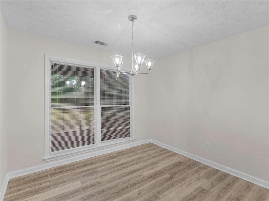 3 bedroom, 2 bathroom, 1,698 sq ft single family residence under contract at 100 Kim Trail, Stockbridge, GA 30281 — photo 6