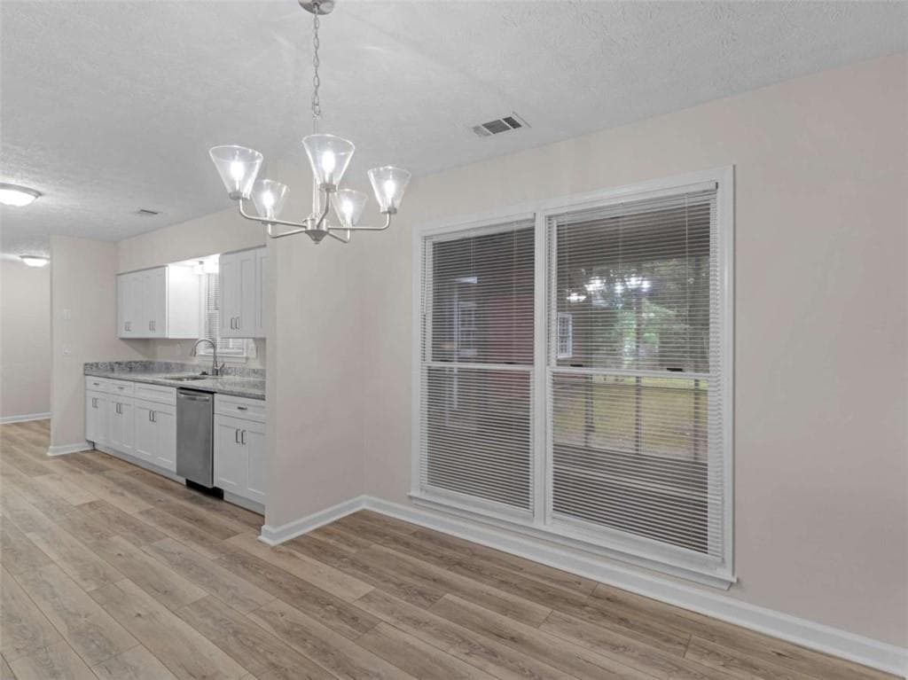 3 bedroom, 2 bathroom, 1,698 sq ft single family residence under contract at 100 Kim Trail, Stockbridge, GA 30281 — photo 7
