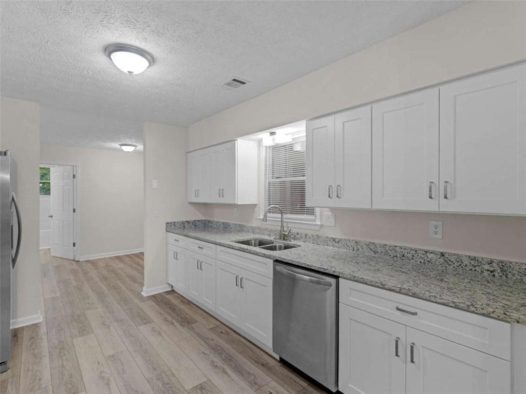 3 bedroom, 2 bathroom, 1,698 sq ft single family residence under contract at 100 Kim Trail, Stockbridge, GA 30281 — photo 8