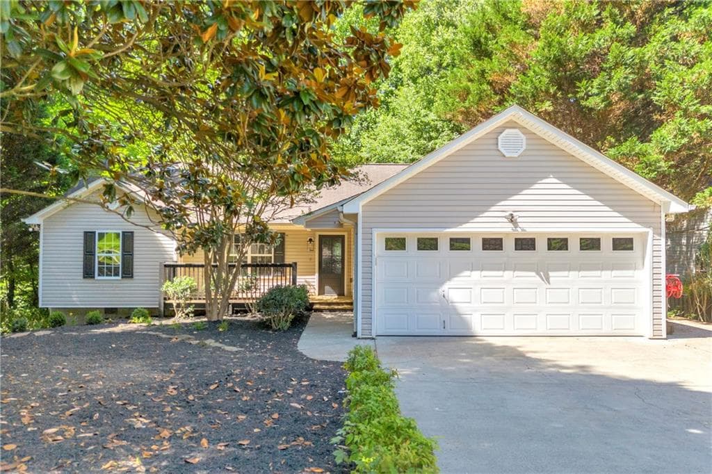 3 bedroom, 2 bathroom, 1,454 sq ft single family residence for sale at 2941 Lake Hollow Road, Gainesville, GA 30501