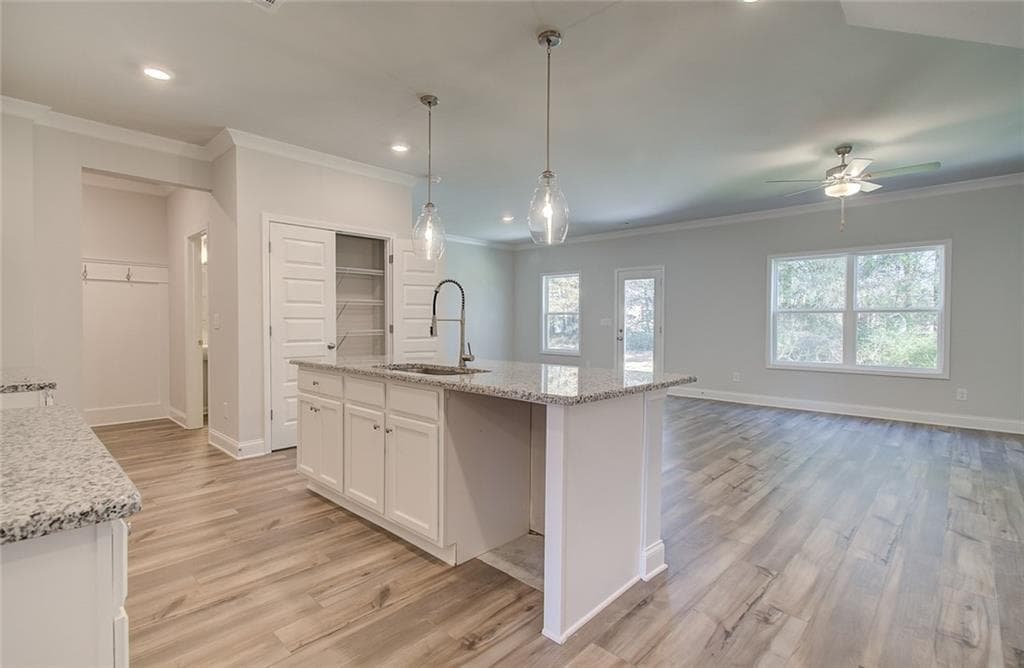 3 bedroom, 3 bathroom, 2,114 sq ft single family residence under contract at 3780 Ivy Cottage Drive, Snellville, GA 30039 — photo 3