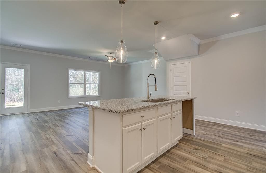3 bedroom, 3 bathroom, 2,114 sq ft single family residence under contract at 3780 Ivy Cottage Drive, Snellville, GA 30039 — photo 6