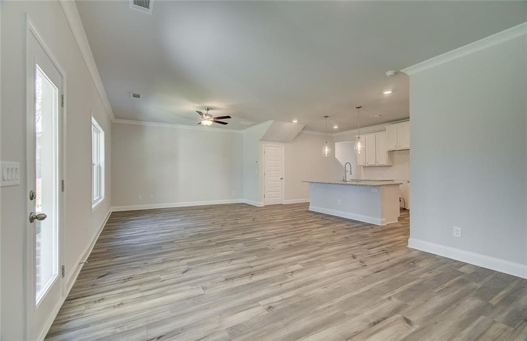 3 bedroom, 3 bathroom, 2,114 sq ft single family residence under contract at 3780 Ivy Cottage Drive, Snellville, GA 30039 — photo 7