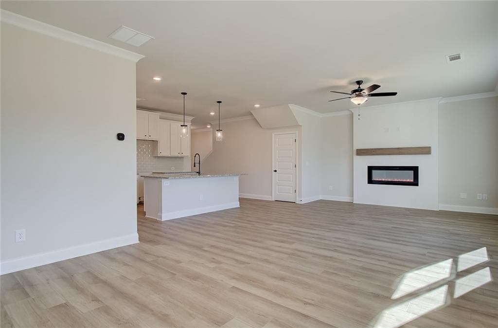 3 bedroom, 3 bathroom, 2,114 sq ft single family residence under contract at 3780 Ivy Cottage Drive, Snellville, GA 30039 — photo 8