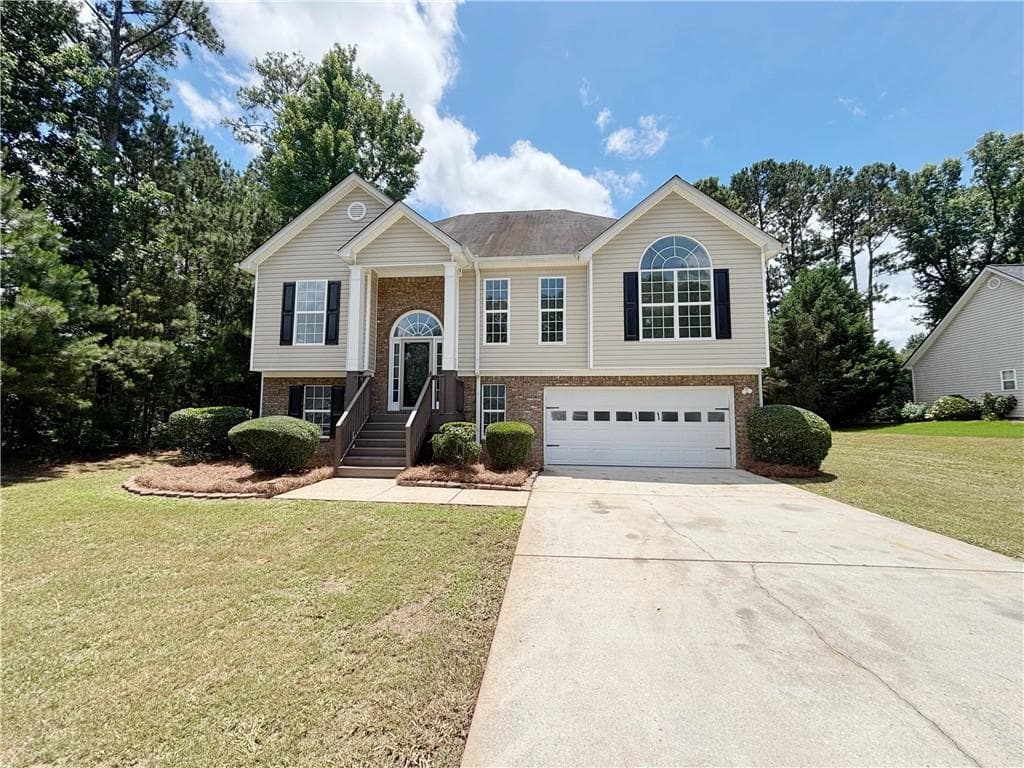 4 bedroom, 3 bathroom single family residence under contract at 948 Gettysburg Way, Locust Grove, GA 30248 — photo 2