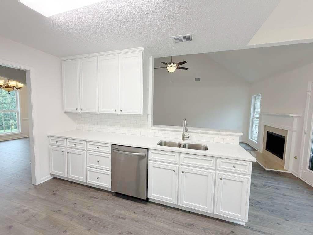 4 bedroom, 3 bathroom single family residence under contract at 948 Gettysburg Way, Locust Grove, GA 30248 — photo 6
