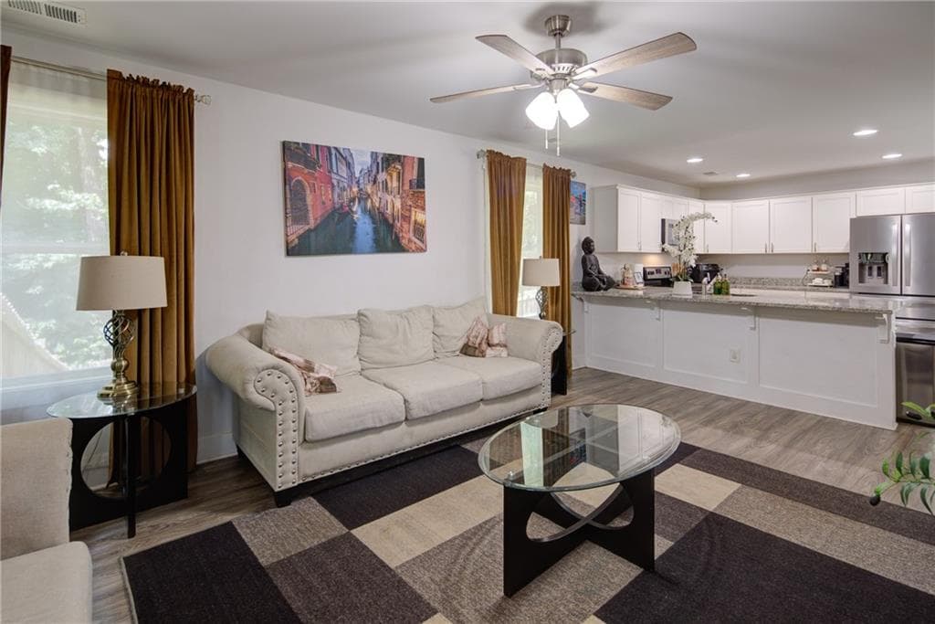 3 bedroom, 3 bathroom, 1,372 sq ft single family residence for sale at 2445 Fleetwood Drive, Cumming, GA 30041 — photo 4