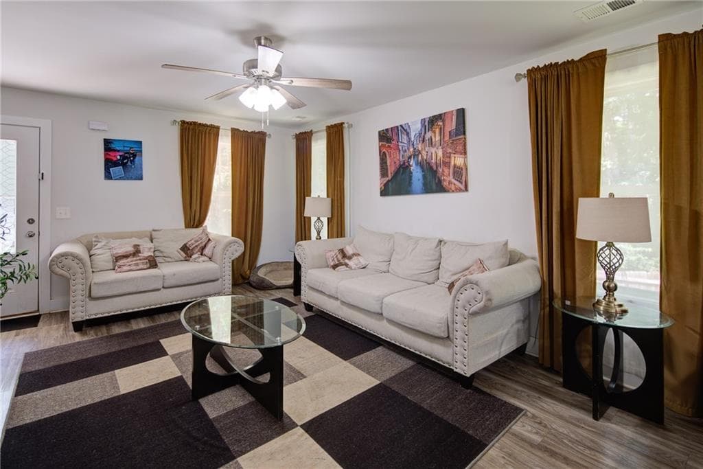 3 bedroom, 3 bathroom, 1,372 sq ft single family residence for sale at 2445 Fleetwood Drive, Cumming, GA 30041 — photo 5