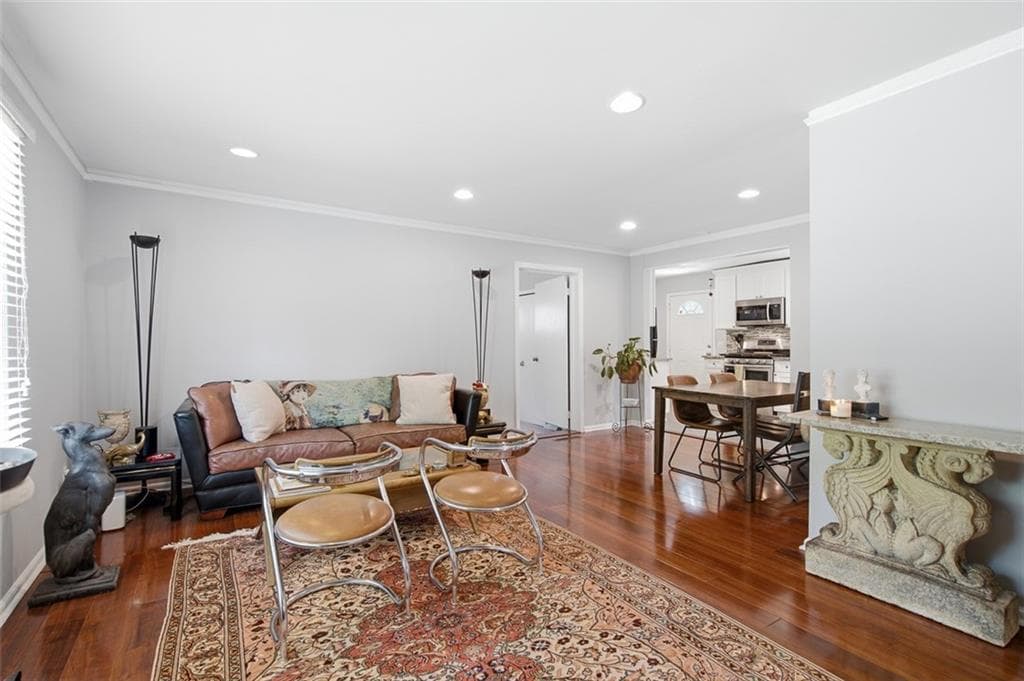 4 bedroom, 2 bathroom, 1,487 sq ft single family residence under contract at 2728 Rollingwood Lane, Atlanta, GA 30316 — photo 5