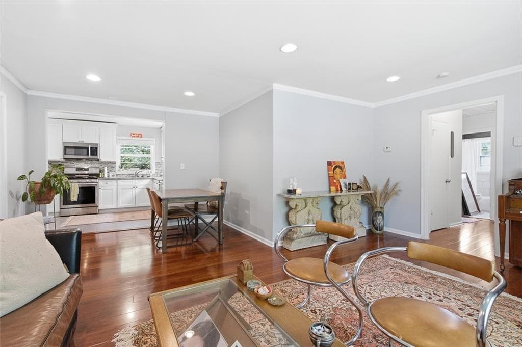 4 bedroom, 2 bathroom, 1,487 sq ft single family residence under contract at 2728 Rollingwood Lane, Atlanta, GA 30316 — photo 6