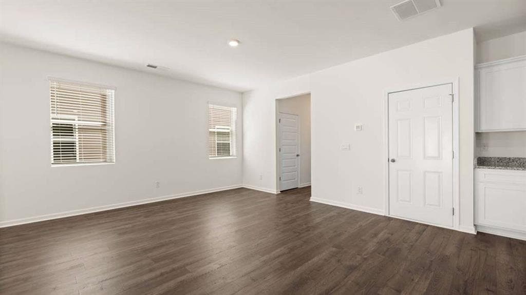 4 bedroom, 3 bathroom, 2,017 sq ft single family residence under contract at 11973 Aukerman Way, Hampton, GA 30228 — photo 7
